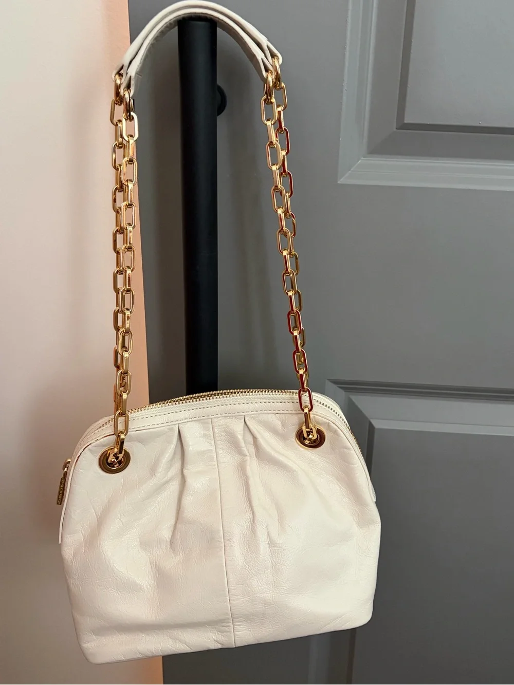 Tory Burch Dena White/Cream Shoulder Bag with Gold Chain Strap